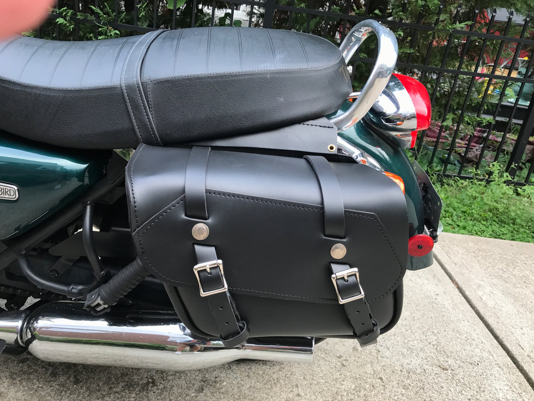 107 Short Retro Slight Angle Leather Saddlebags
